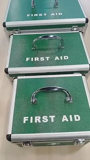 Boîte de trousse de premiers soins en aluminium en forme d'ambulance dure médicale avec matériel métallique